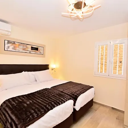 Gr Luxury First Line *