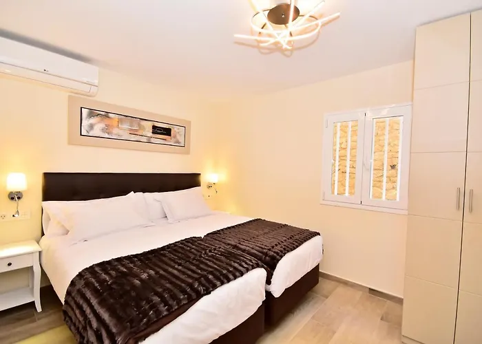 Gr Luxury First Line *